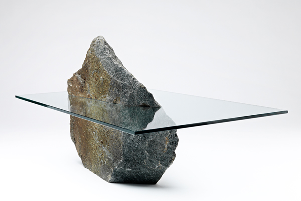 Оригинальная мебель из камня и стекла – клей ЗМ обязателен